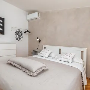  Apartment Tesic Close To The Sea With Shared 4xbicycles Kroatien